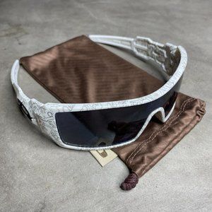 Original Oakley Oil Rig Sunglasses 03-461 White/Text Print/Grey USED